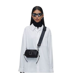 MARC JACOBS The Snapshot Coated Leather Bag in black